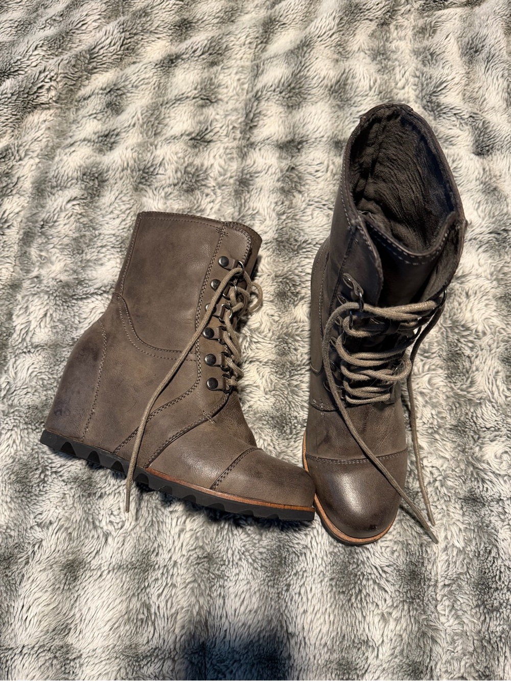 Massini Women's Lace-Up Wedge Boots